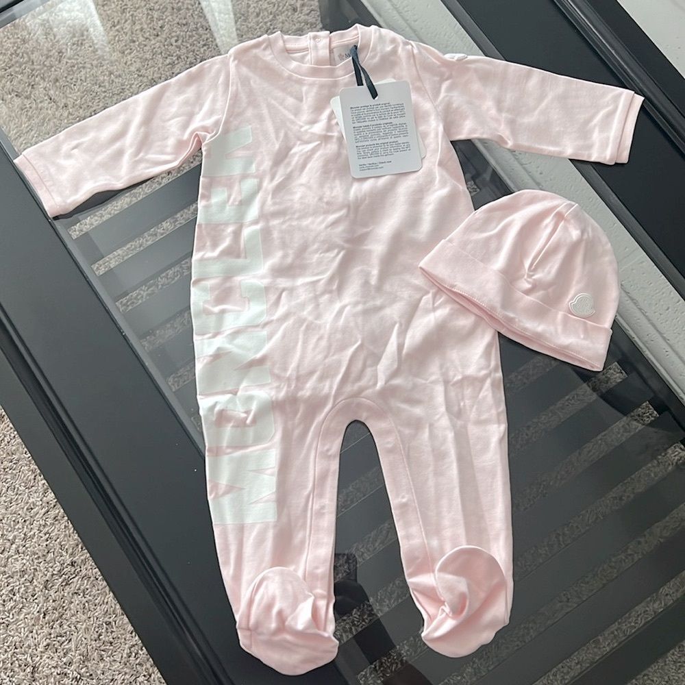 Moncler Enfant Logo Babygrow Set 2-Piece Footie & Hat, NWT, Size 6/9M